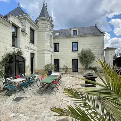 Gîte de Charme à Avoine avec Spa Privé et Jardin - FR-1-381-621