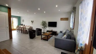 Télévision ou salle de divertissement dans l'établissement Gîte familial proche d'Amboise