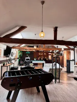 Télévision ou salle de divertissement dans l'établissement Loft en campagne