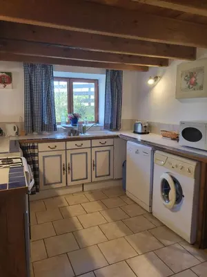 Cuisine ou kitchenette dans l'établissement Domaine les roses du vieux chai
