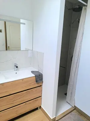 Salle de bains dans l'établissement Gîtes les Bon' aparte