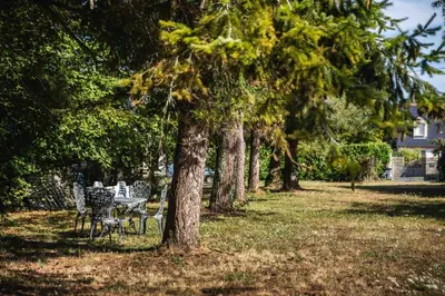 Jardin de l'établissement A great place to explore the Val de Loire