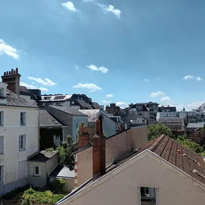 Vue générale sur Tours ou vue de la ville depuis l'appartement