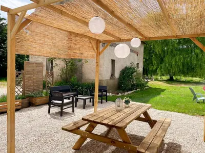 Jardin de l'établissement Gîte à Oisly près des Châteaux de la Loire avec Parking et Animaux Bienvenus - FR-1-491-469