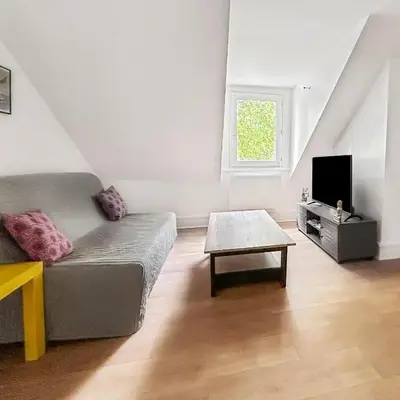 Charmant studio - vue parc- proche transports