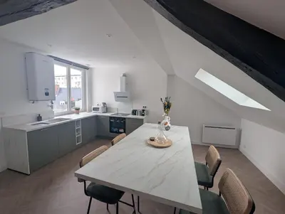 Cuisine ou kitchenette dans l'établissement Sirius 3 - Superbe appartement centre ville pour 4 Personnes