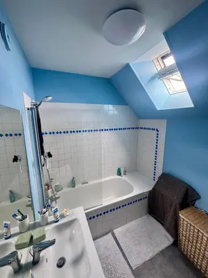 Salle de bains dans l'établissement Appartement T3 centre ville 5mn du tramway