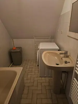 Salle de bains dans l'établissement T2 historique de charme Saumur