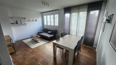 Coin salon dans l'établissement apartment 8 people 24H Le Mans