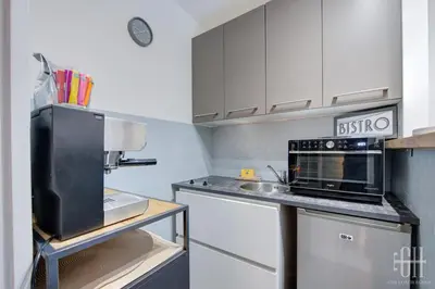 Cuisine ou kitchenette dans l'établissement Studio Cosy - Hyper Centre- 100m Gare Tours