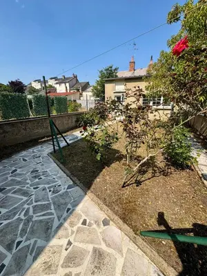 Jardin de l'établissement Les Chouettes