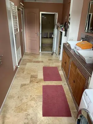 Cuisine ou kitchenette dans l'établissement House with hammam between city and circuit