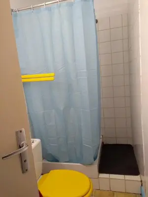 Salle de bains dans l'établissement Maison champêtre