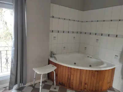 Salle de bains dans l'établissement Les 2 Chênes