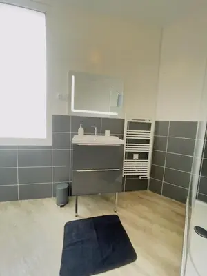 Salle de bains dans l'établissement L'élégant de la Bascule - 4 Voyageurs - WIFI