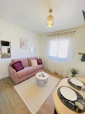 Coin salon dans l'établissement La Halte Urbaine - 2 guests - Wifi