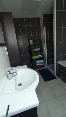 Salle de bains dans l'établissement Croix Georgette chambre d'hôte
