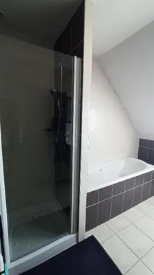 Salle de bains dans l'établissement Croix Georgette chambre d'hôte