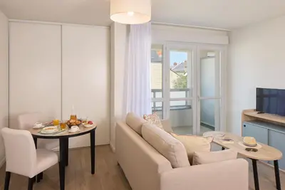 Télévision ou salle de divertissement dans l'établissement Quality Aparthotel Saumur