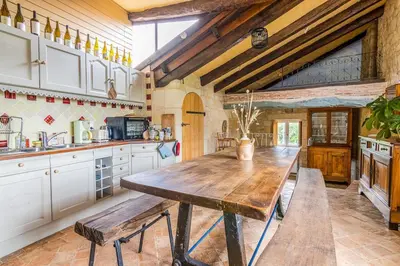 Cuisine ou kitchenette dans l'établissement Gite Divin 8 personnes