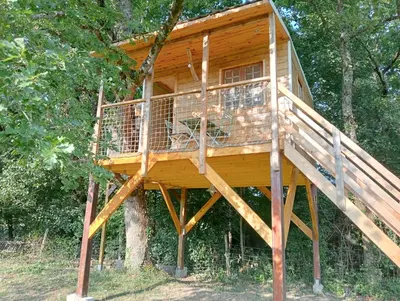Plan de l'établissement cabane perchée et le chêne