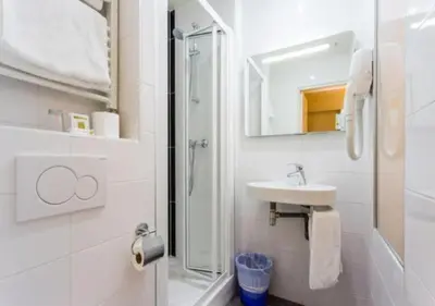 Salle de bains dans l'établissement chambre double cote d'azure