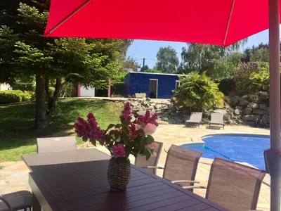 Piscine de l'établissement Les Acacias ou située à proximité