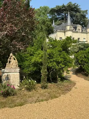 Jardin de l'établissement Château des quatre tourelles