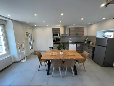 Cuisine ou kitchenette dans l'établissement Charming Home in Parigné-l Évêque near Le Mans