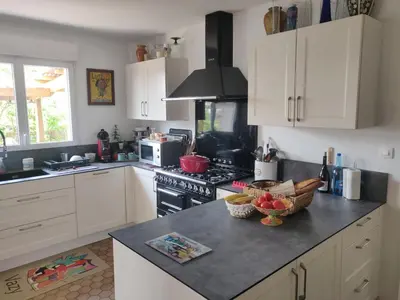 Cuisine ou kitchenette dans l'établissement Les Gaudouines