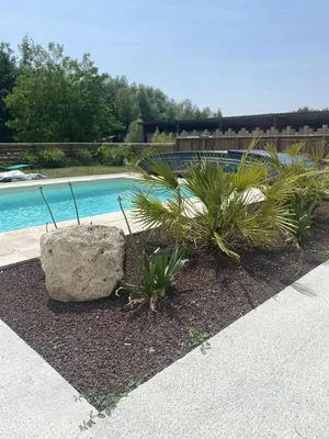 Piscine de l'établissement La Cabane Mini Enchantée ! ou située à proximité