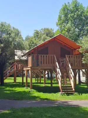Jardin de l'établissement Camping Au Bord de Loire