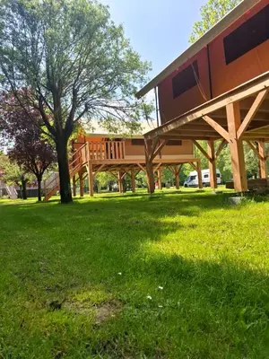 Jardin de l'établissement Camping Au Bord de Loire