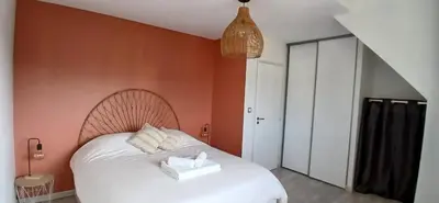 Un ou plusieurs lits dans un hébergement de l'établissement Chambre proche circuit 24h du Mans