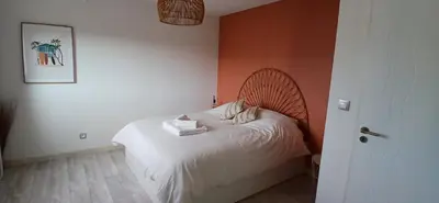 Un ou plusieurs lits dans un hébergement de l'établissement Chambre proche circuit 24h du Mans