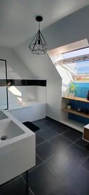 Cuisine ou kitchenette dans l'établissement Chambre proche circuit 24h du Mans