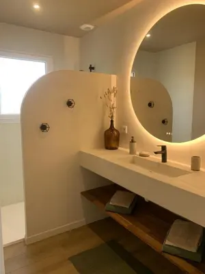 Salle de bains dans l'établissement Gîte Au Cœur des Châteaux