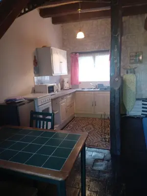 Cuisine ou kitchenette dans l'établissement Boumelle gites