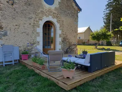 Jardin de l'établissement Maison d'hôtes près de La Flèche, adaptée PMR, animaux admis, petit-déjeuner inclus - FR-1-410-475