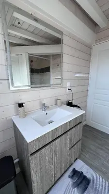 Salle de bains dans l'établissement Les combles des Montils - Amboise - 4 personnes