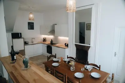 Cuisine ou kitchenette dans l'établissement La Maison sur la Loire À deux pas du cœur de Tours
