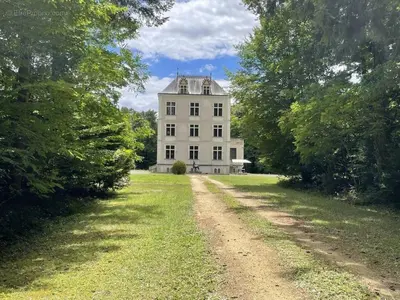 Jardin de l'établissement Gîtes du Château de Malcombe