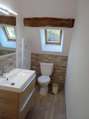 Salle de bains dans l'établissement Duplex indépendant dans Longère