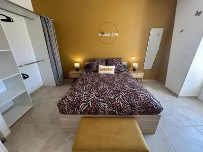 Un ou plusieurs lits dans un hébergement de l'établissement Gîte Confortable pour 4 Pers. à Villentrois, Idéal Découverte du Berry - FR-1-591-755