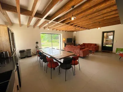 Coin salon dans l'établissement Gîte avec jardin privé, proche des châteaux, animaux admis - FR-1-381-627