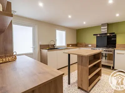 Cuisine ou kitchenette dans l'établissement Gîte spacieux de 8 chambres au cœur des vignes d'Anjou - FR-1-622-112
