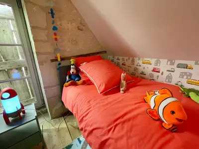 Un ou plusieurs lits dans un hébergement de l'établissement Gîte proche châteaux, jardin, parking, max 4 pers - FR-1-381-631