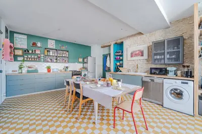 Cuisine ou kitchenette dans l'établissement La Maison des Docks - 30min de Tours