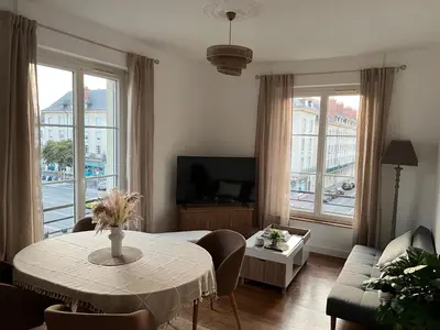 Télévision ou salle de divertissement dans l'établissement La pause Saumuroise