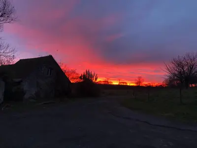 Lever ou coucher de soleil vu de l'appartement ou à proximité